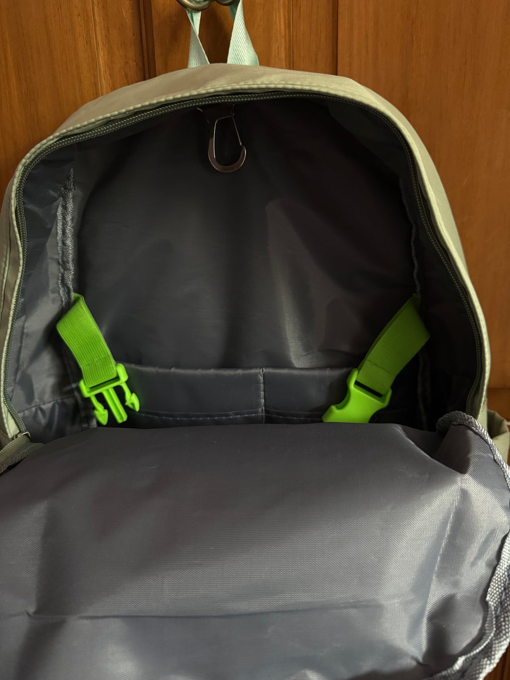 Green Adapted Feed Bag